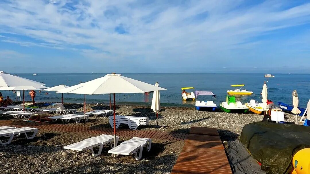 Черное море лазаревское 2023. Пляж фламинго в лазаревском 2023. Лазаревское набережная 2023. Пляж солоники лазаревское 2023. Пляж лазаревское 2023.