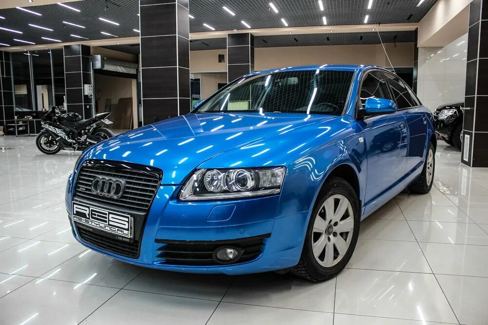 А6 синий. Audi a6 синяя. Audi a6 c6 голубая. Ауди а6 синий металлик. Audi a6 2000 синяя.