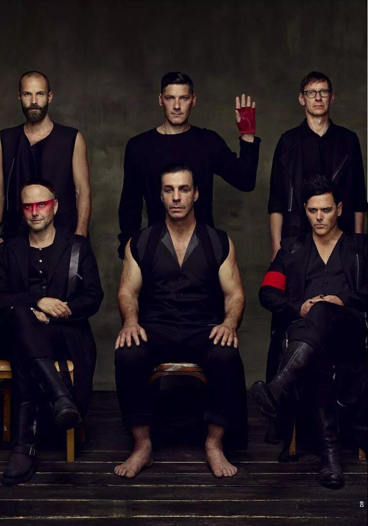 Рамштайн это. Rammstein. группа rammstein. группа рамштайн 2025. участники группы раммштайн.