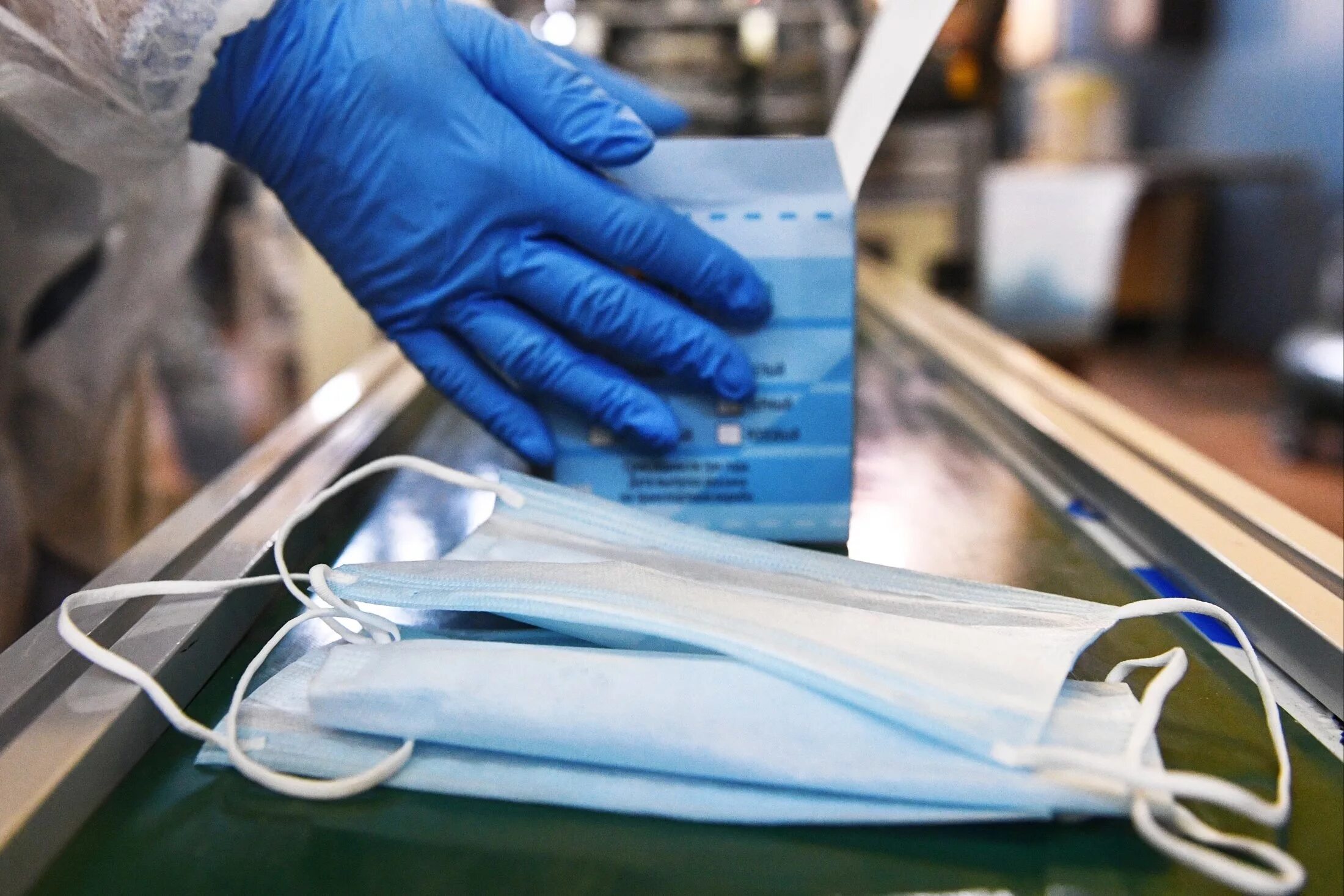 Завод ниссан в сандерленде. Сиз в химической лаборатории. Производство защитных. Производители медицинских изделий. Производство защитных.