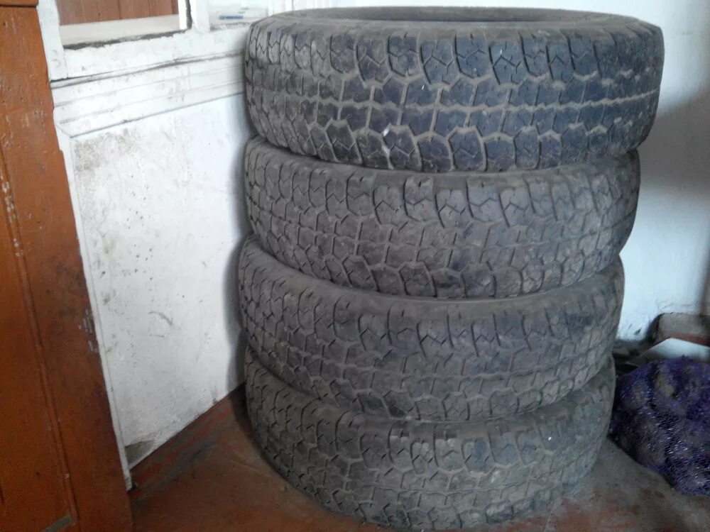 резина 225 85 16. шина 225/85/16 на уаз. шины 225 р 16. форвард 225 75 16 с шины. кама 225/75r16 кама-219 104q автошина.