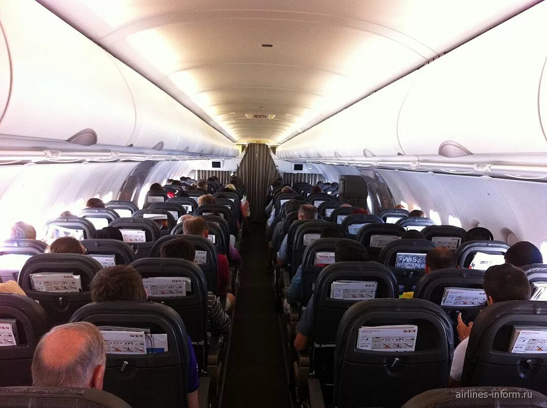 File:Airbus A320-214, S7 - Siberia Airlines AN1702307.jpg - Wikimedia Commons