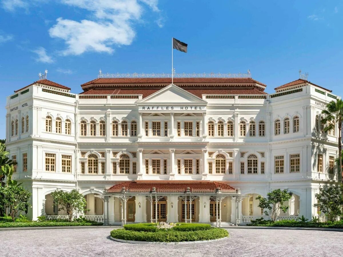 Raffles singapore. Сингапурский отель раффлз. Raffles singapore. Raffles hotel singapore. Raffles hotel сингапур.