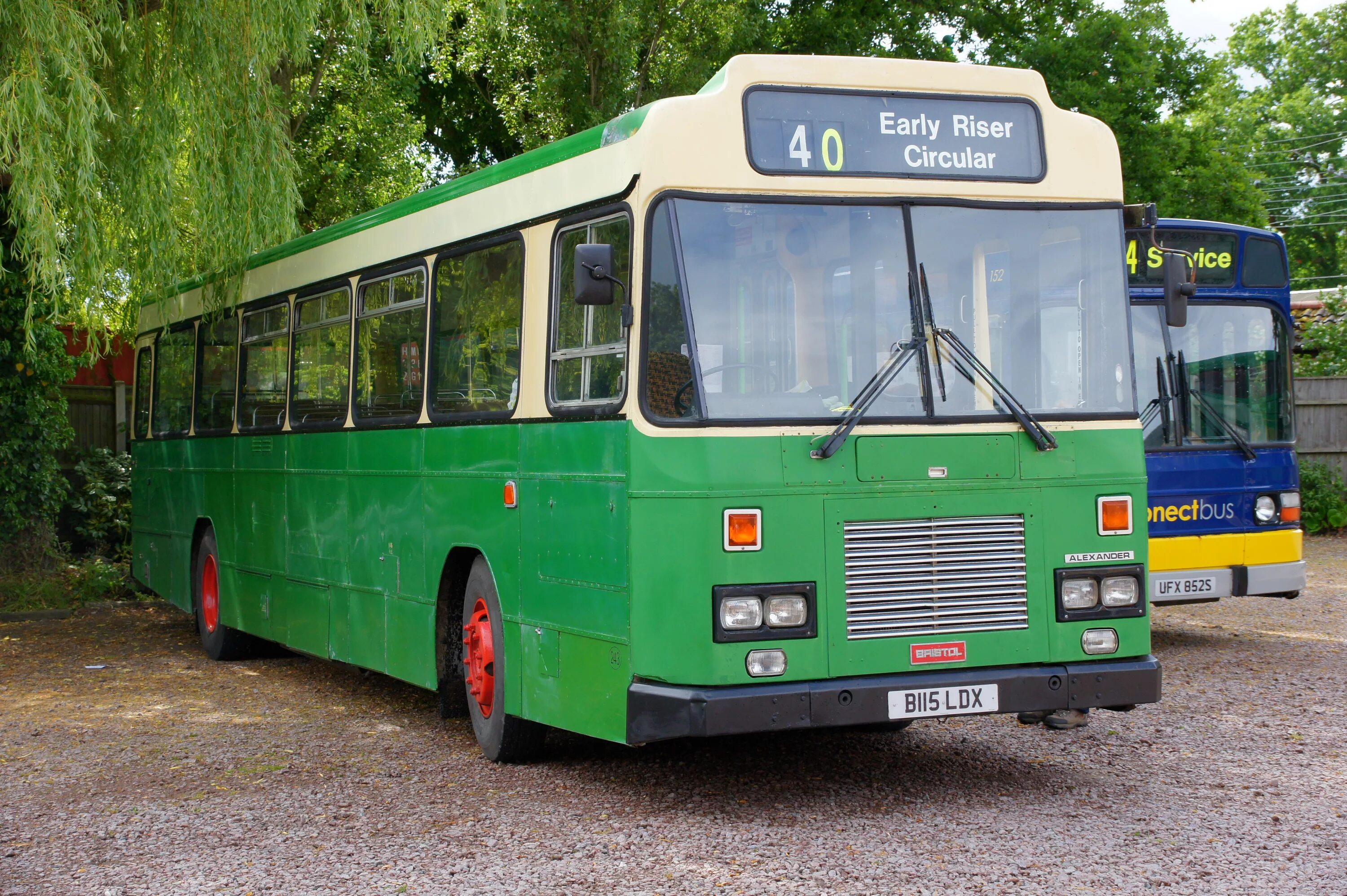 115 Автобус. Leyland Bus. Законсервированные автобусы. Leyland Bus однопалубный.