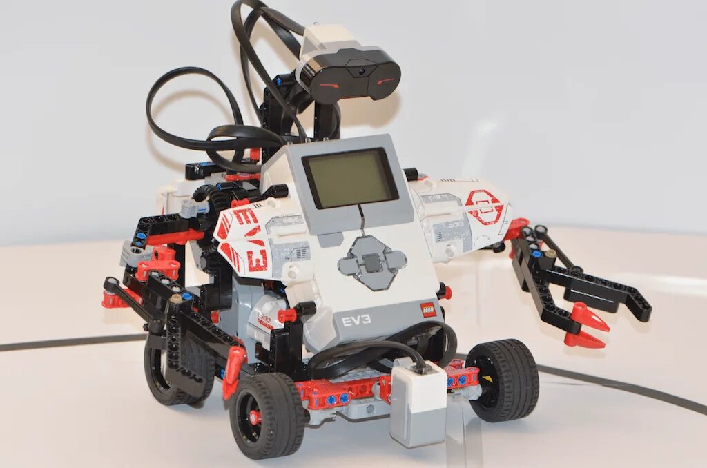 Робот mindstorms ev3. Робот mindstorms ev3