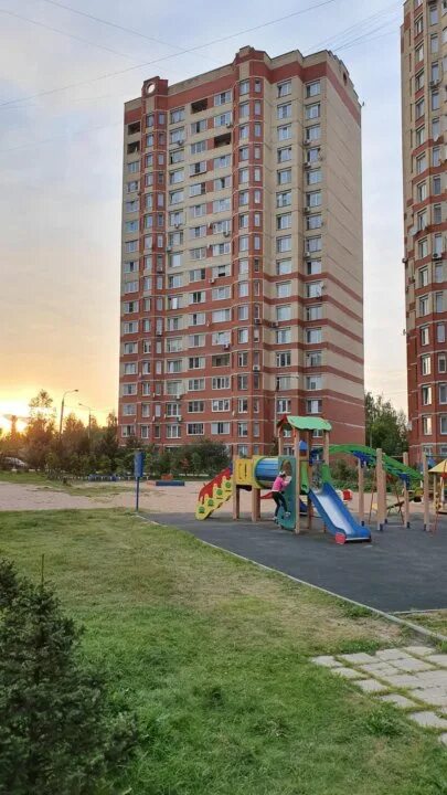 Жк яркий рязань. Сургут поселок солнечный. Сургут поселок солнечный. Ул молодежная солнечного. Квартал рассветов рязань.
