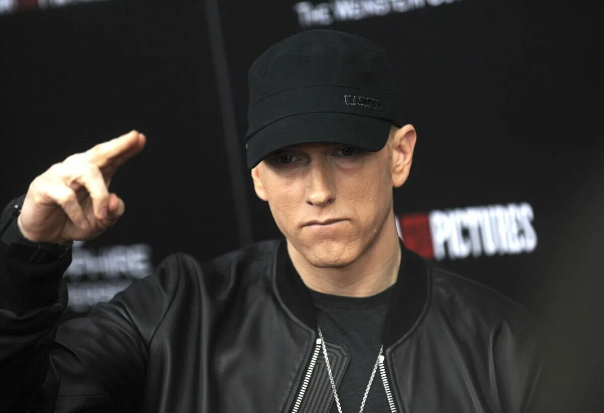 Eminem. Eminem сейчас 2021. Эминем 2017. Эминем 2015. Эминем 2022.