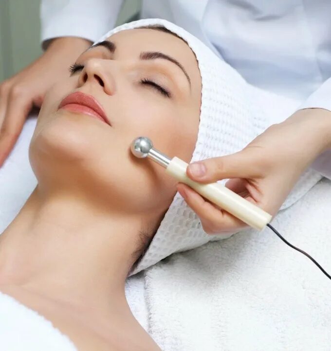 Микротоковая терапия для лица это. Микротоковая терапия. Микротоки. Microneedling. Косметолог Тихвин Valeri.