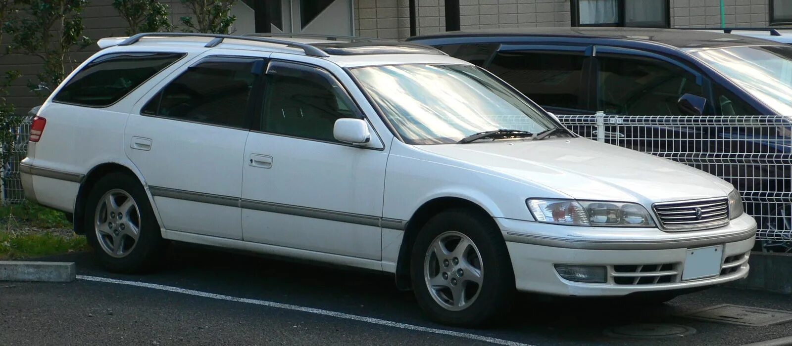 Mark wagon. Toyota Mark 2 Wagon Qualis. Toyota Mark 2 Qualis 1997.