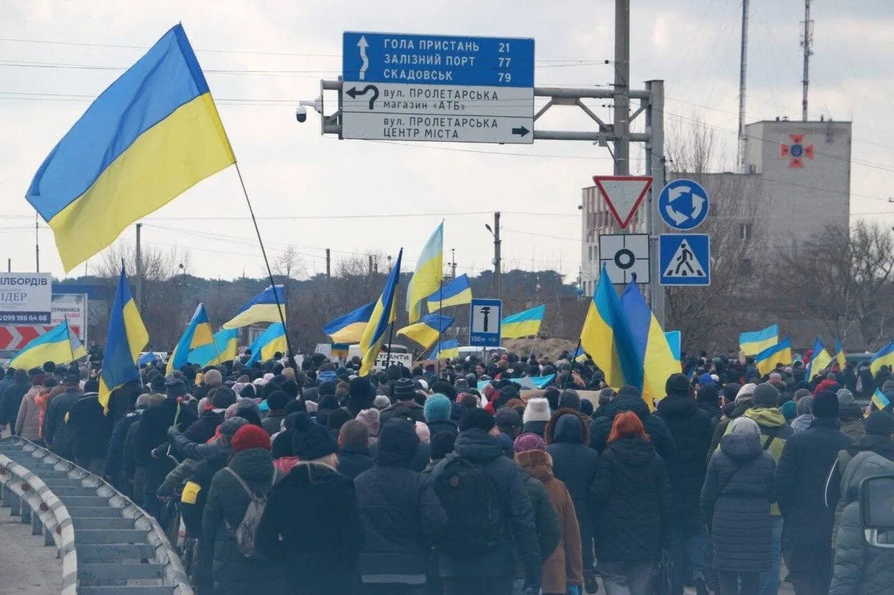 Митинг украинцев. Митинг Херсонской области. Украинцы в Херсоне. Украинцы митинг. Митинг в Херсоне.