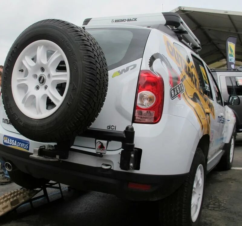 рено дастер 2 запаска на крышу. рено дастер 2 запаска на крышу. держатель телефона r@go renault duster. Renault duster калитка для запасного колеса. кронштейн переднего бампера рено дастер правый 2016-2021.