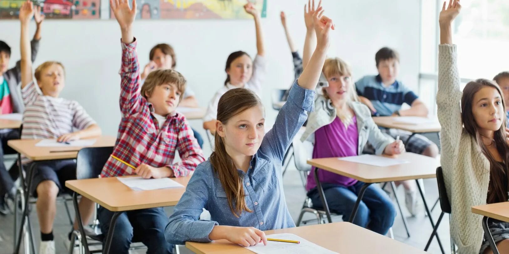 Британская школа в барселоне. Бординг скул в англии. Старшая школа в америке. Университет штата орегон. Дети в школе подростки.