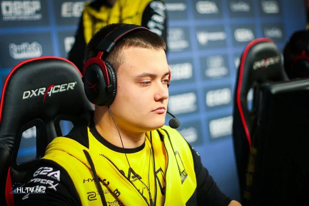 Пробуждение нави. Электроник нави 2025. navi cs go ава. ава киберспорт нави. нави кс го 2025.
