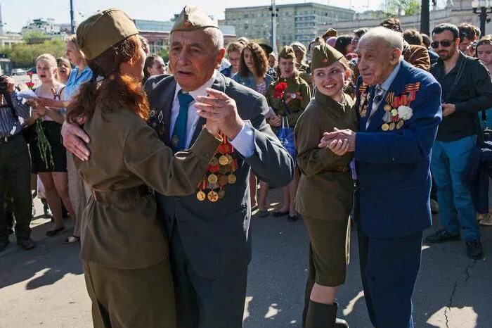 Союз военных ветеранов. Военнослужащие и ветераны. Ветераны военных действий. Льготы военным пенсионерам после 60 лет и ветеранам военной службы. Сименс день Победы.