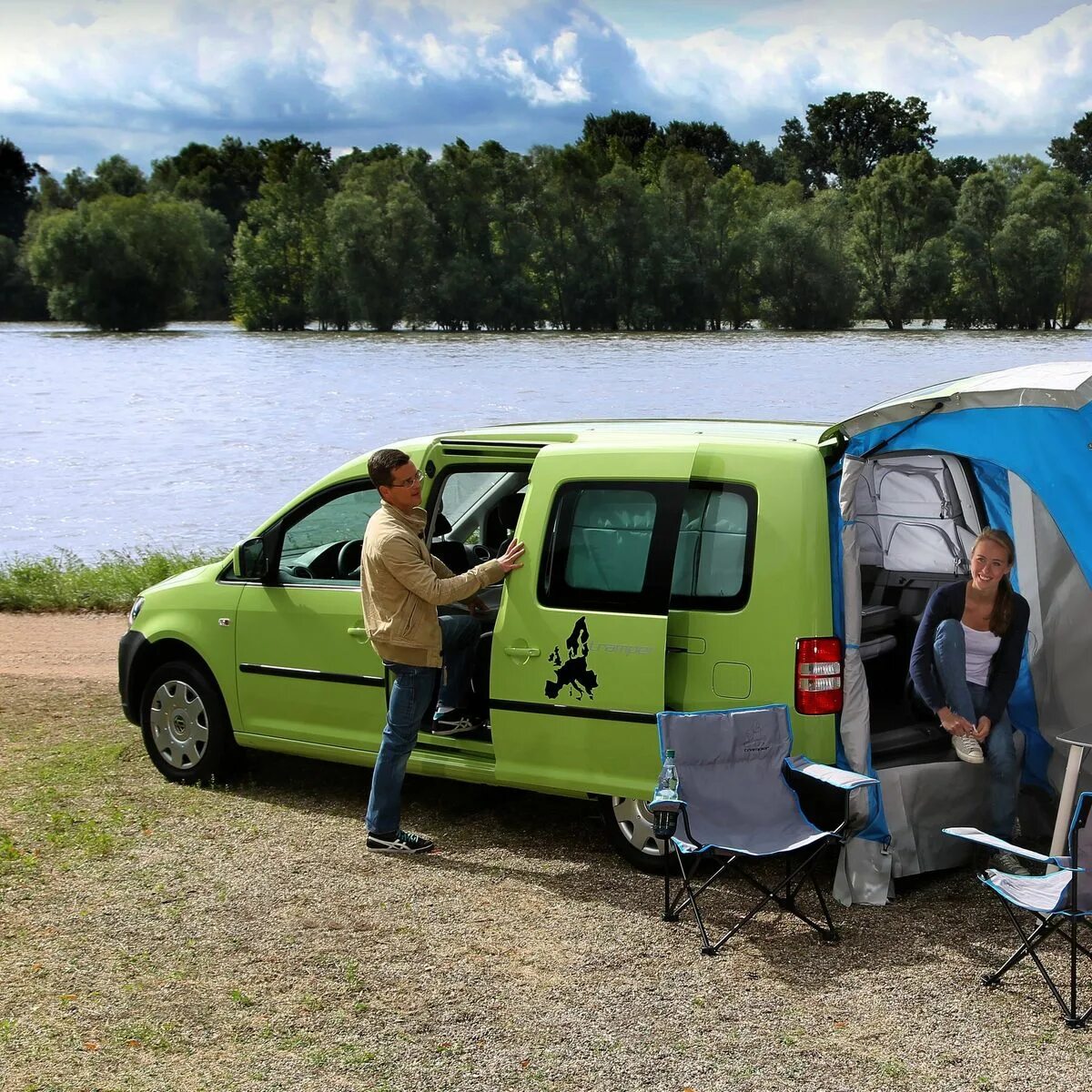 Travel camping. Фольксваген Кадди кемпинг. Фольксваген Кадди для путешествий. Фольксваген Кадди палатка. VW Caddy для кемпинга.
