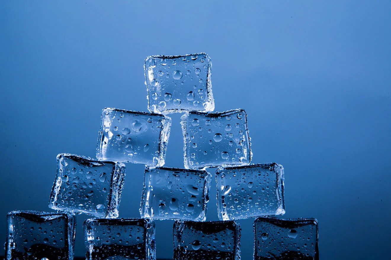 Сколько кубиков льда. Кубики льда. Лед. Кубики льда фон. Кусок льда.