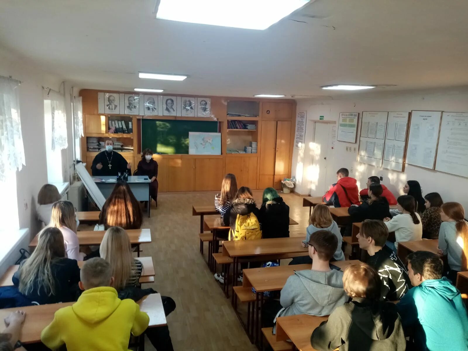 Шрктэ волонтеры. Руководитель шрктэ новошахтинск. Нтпт ф гбпоу ро шрктэ новошахтинск преподаватели. Роман амплеев новошахтинск. Шрктэ директор новошахтинск.