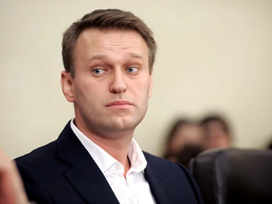 Спонсоры навального. Навальный фото.