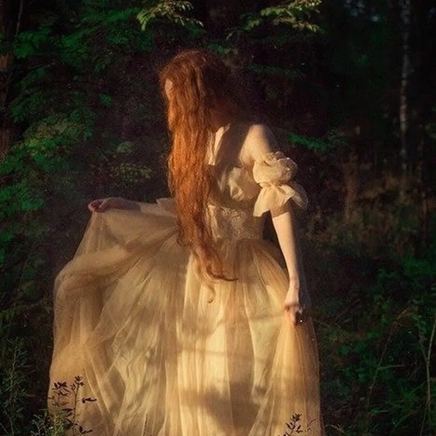 Платье fairy core aesthetic. Ethereal aesthetic. Фея воздуха на аву в лайке. Эстетичные феи. Эстетик фея ава.