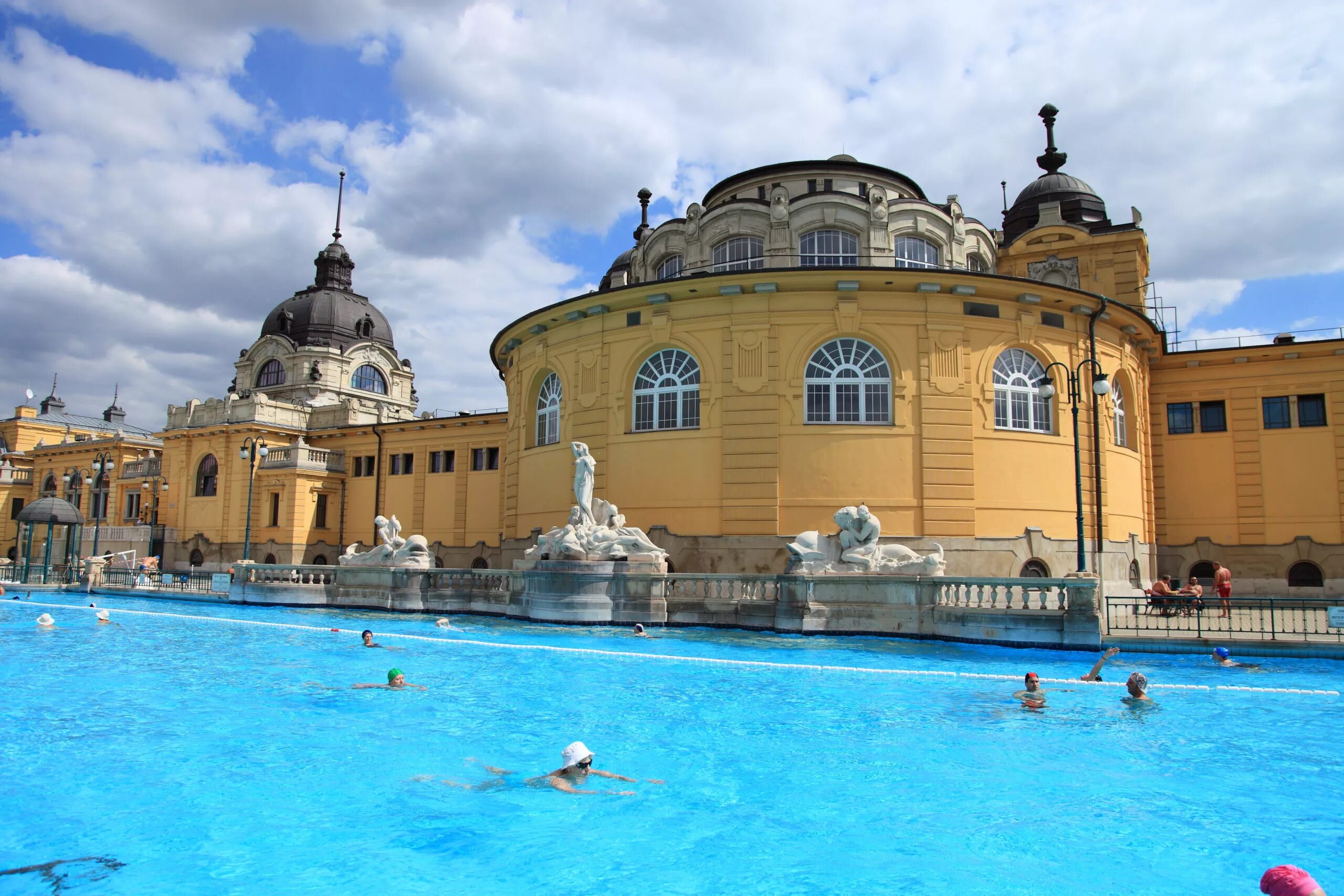 Будапешт термы сечени. Szechenyi baths, венгрия. Новая купальня. Сечени будапешт. Новая купальня.