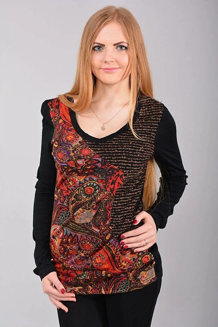 Кофта как у князева. Кофта б. Розовый свитер 2021. Wear корпус б кофта. Кофта как у вельдан.