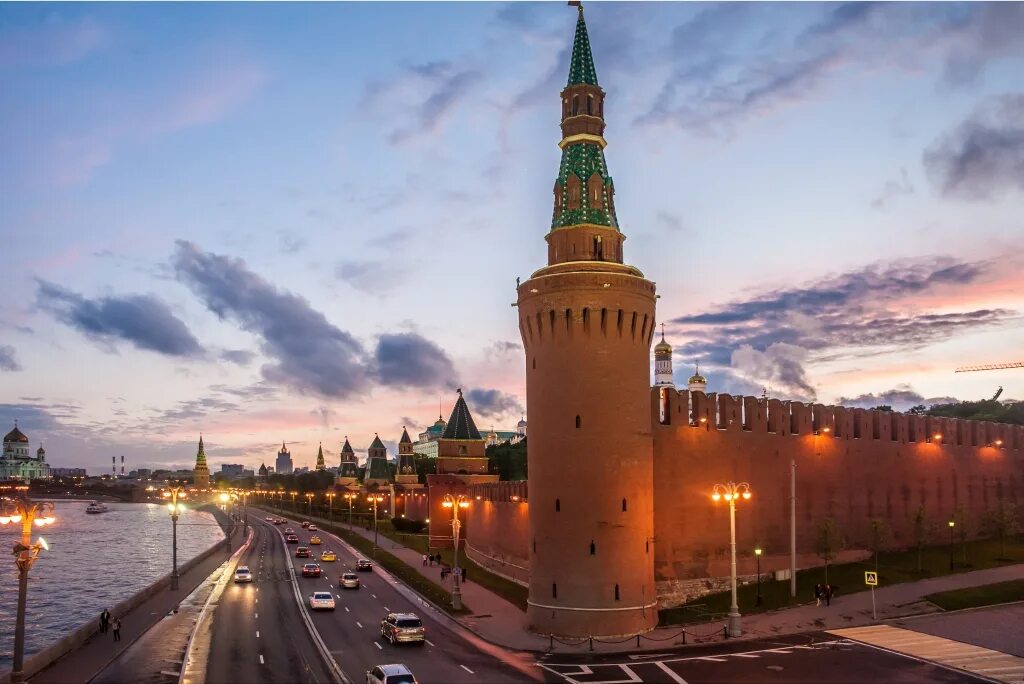 Включи большой московский. Щусев Москворецкий мост. Большой Москворецкий мост в Москве. Вид с Москворецкого моста. Вид на Кремль с большого Москворецкого моста.