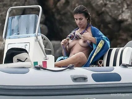 Голая обнаженная Элизабетта Каналис интимные фото звезды. 