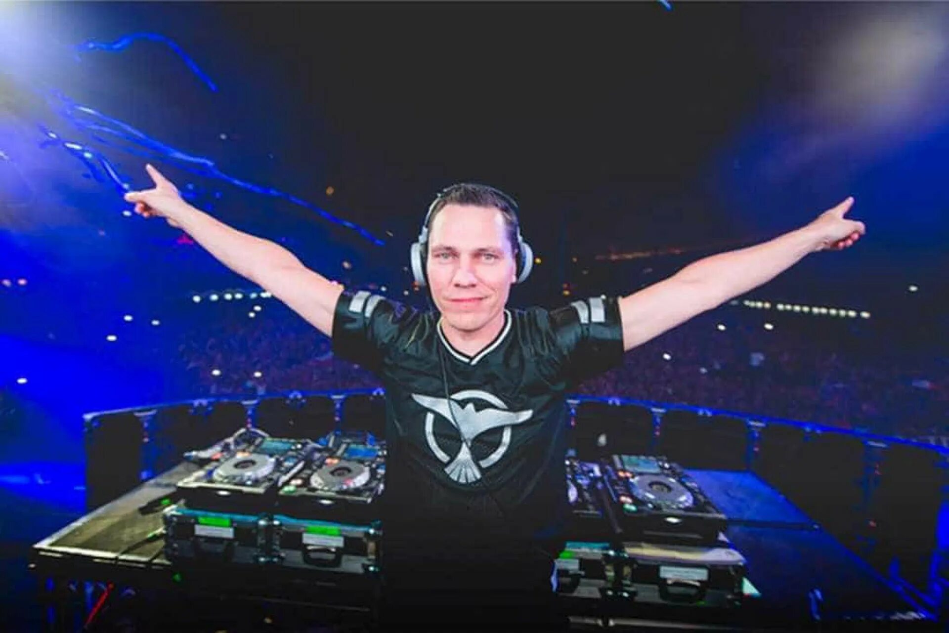 Тиесто лучшие треки. Тиесто диджей Тиесто. Tiesto 2022. Tiesto 1992. Голландский диджей Тиесто.