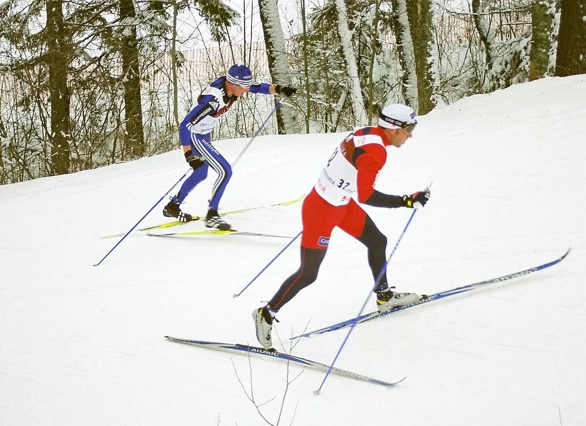Международная федерация лыжного. Андерс Окланд лыжник. Андерс глёерсен лыжник. Лыжные гонки природа. Лыжник подъем.