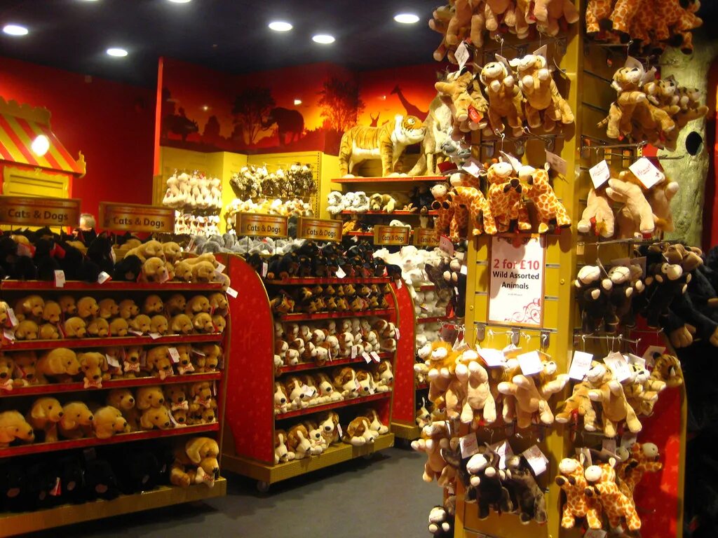 Hamleys london. Хамлес магазин игрушек Лондон. Hamleys магазин игрушек в Лондоне. Хемлис магазин игрушек в Лондоне. Хамлис детский магазин игрушек Англия.