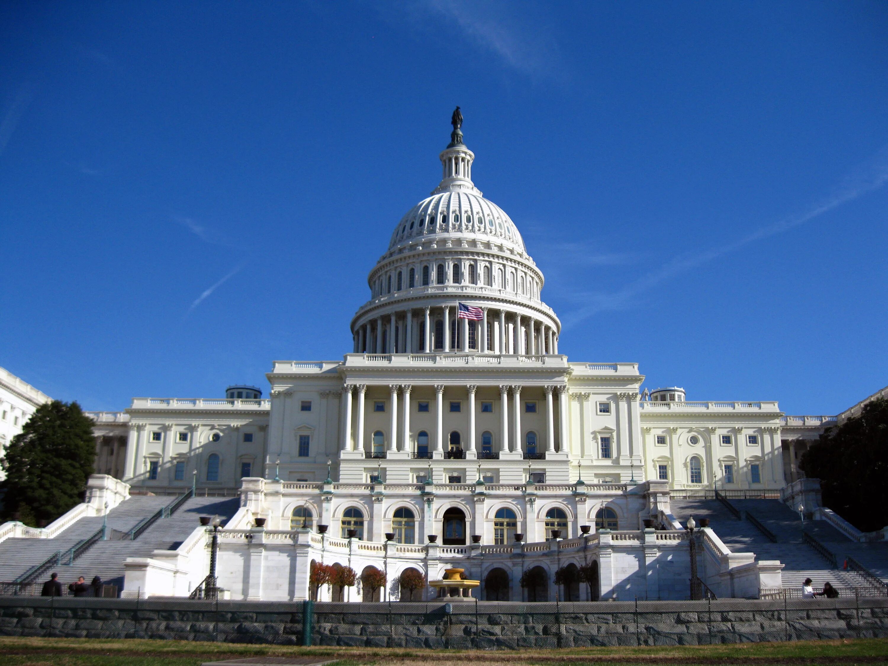 Capital of columbia. Капитолий США. Белый дом США Капитолий. Капитолий дом Вашингтон. Капитолий США В Вашингтоне Архитектор.