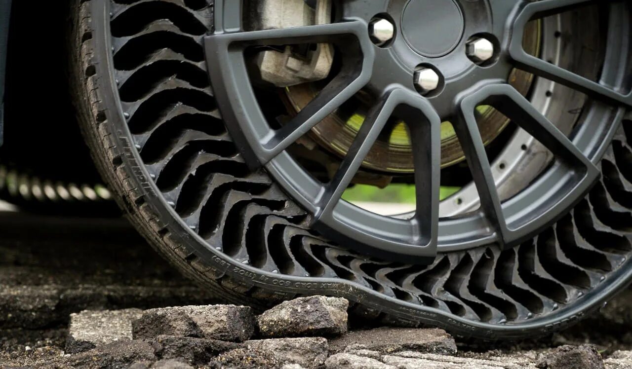 Е колесо шины. Безвоздушные шины michelin. безвоздушная резина мишлен. шины michelin uptis. michelin airless tire uptis.