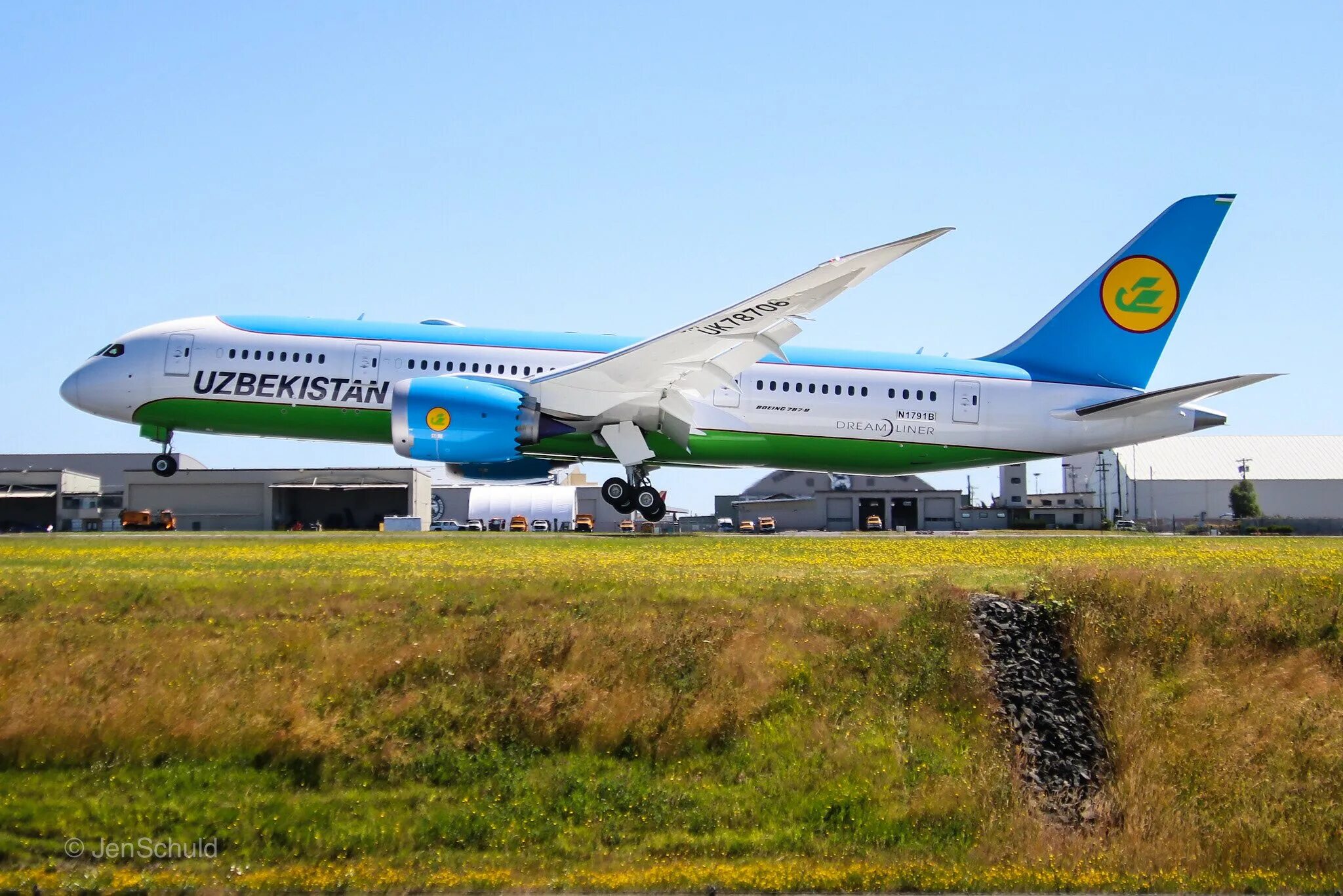 Дешевые авиабилеты узбекистан хаво. Boeing 787 Dreamliner Uzbekistan Airways. UZAIRWAYS Боинг 787. Uzbekistan Airways Боинг 747. Boeing 787 хаво йуллари.