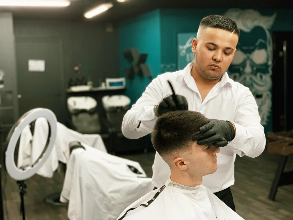 стоимость стрижки. расценки на стрижки в парикмахерской для мужчин. сколько в среднем стоит стрижка. сколько в среднем стоит стрижка. сколько в среднем стоит стрижка.