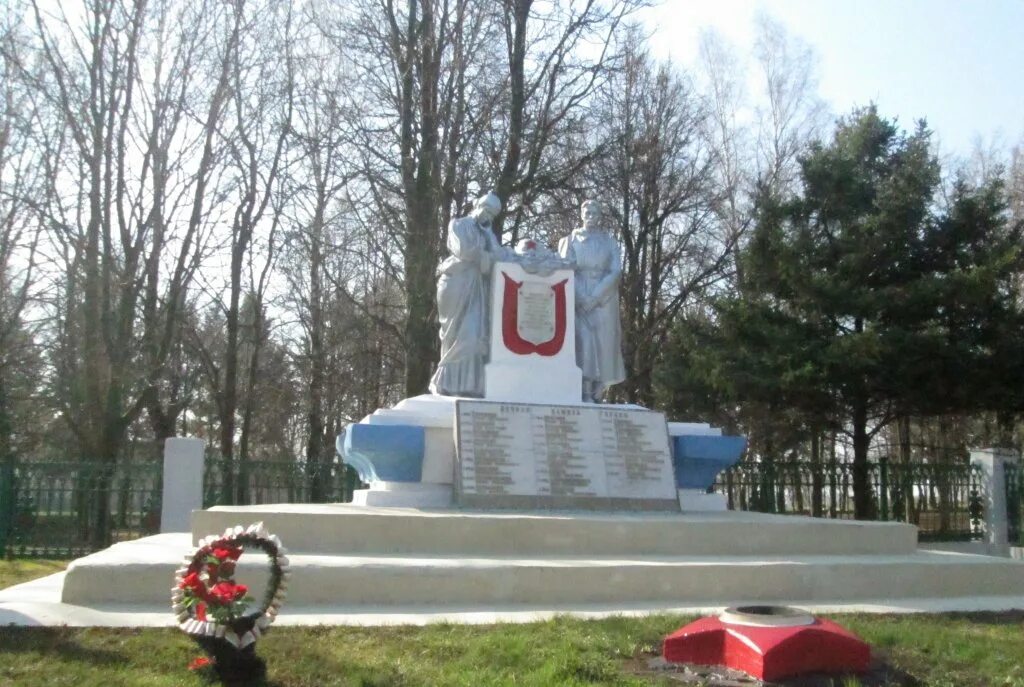 Советск тульская область дом. Город Советск Тульской области. Г Советск Щекинский район. Г Советск Щекинский район Тульская область. Братская могила в городе Советск Тульской области.