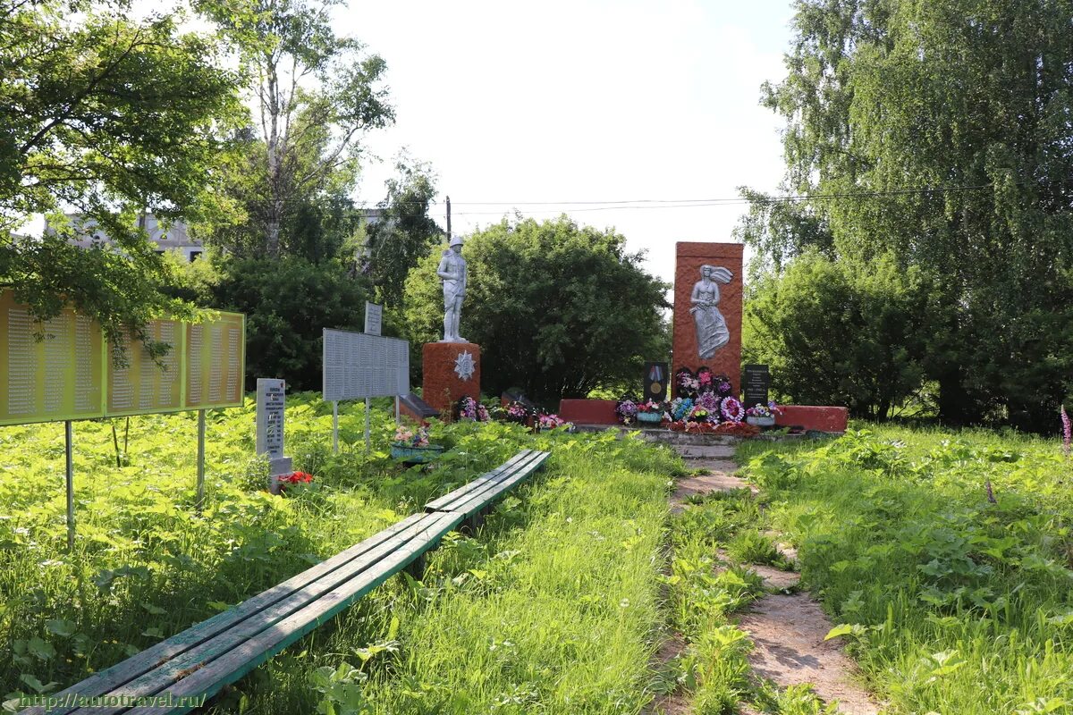 Погода в спаспорубе. Мемориальный комплекс Спаспоруб. Село Спаспоруб Прилузский район. Спаспоруб Республика Коми. Памятник село Спаспоруб.