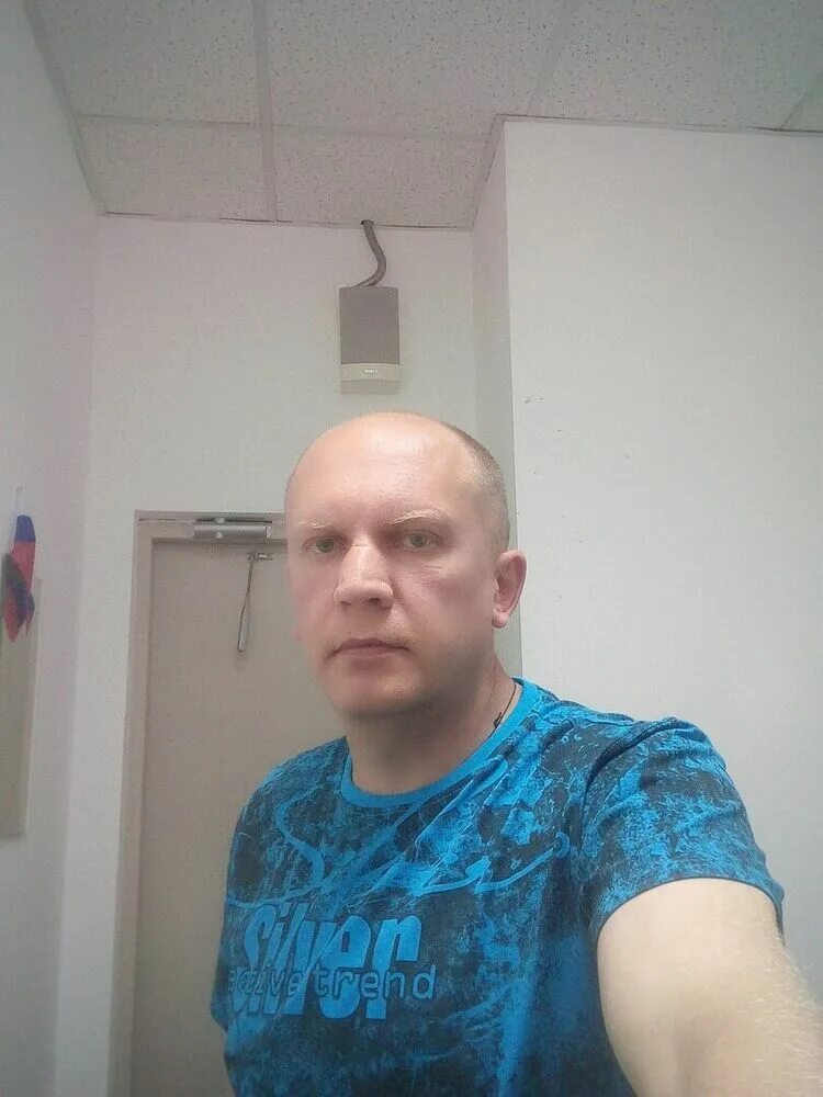 Мужчина в солнцево. Мужчина в солнцево. Мужчина в солнцево. Мужчина в солнцево. Санчук.