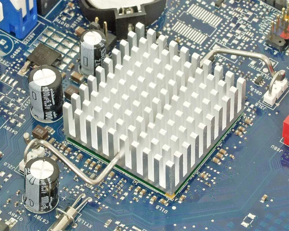 Радиатор южного моста. Intel dp35dp. материнская плата intel dp35dp. южный мост southbridge. радиатор на южный мост материнской платы.