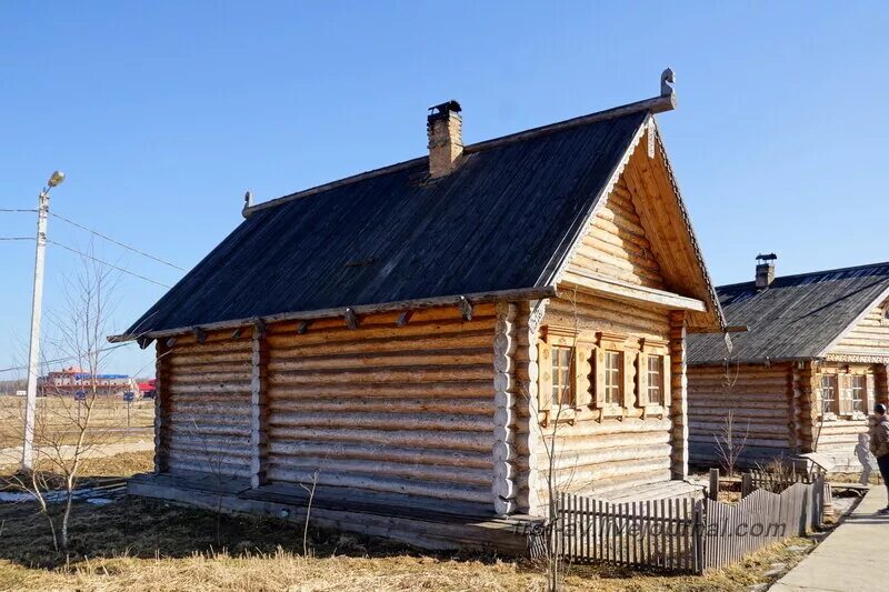 Дом пятистенок. Изба пятистенка. новгородский пятистенок. новгородская изба пятистенок. сибирский дом пятистенок.