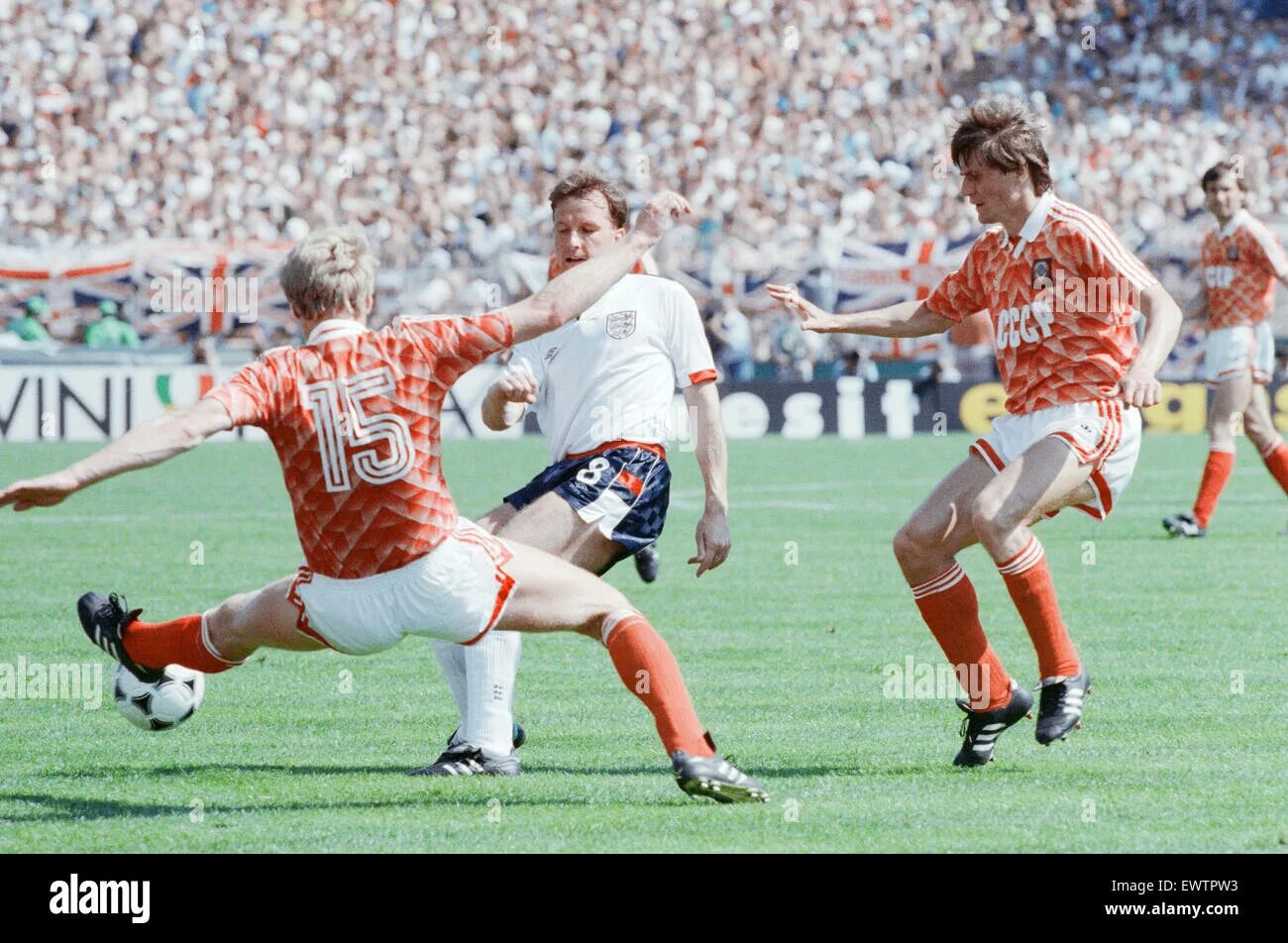 Сборная голландии 1988 финал. Чемпионат европы 1988 финал. Че 88. Полуфинал ссср италия евро 88. Сборная ссср - англия по футболу 1988.