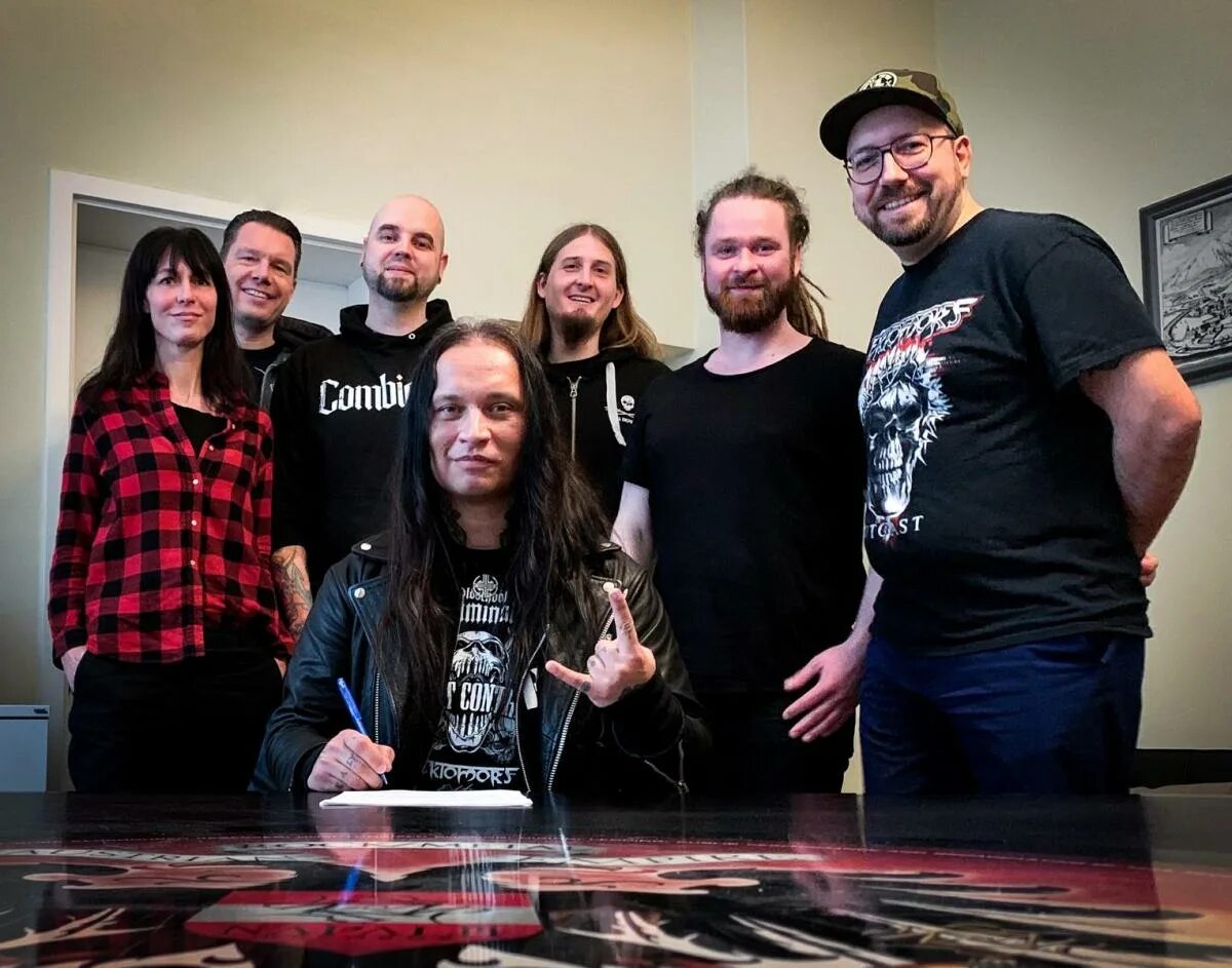 Напалм Рекордс. "Napalm records Handels GMBH". Группа Ektomorf Золтан Фаркаш. Немецкая группа от Напалм Рекордс. Восстановилась группа