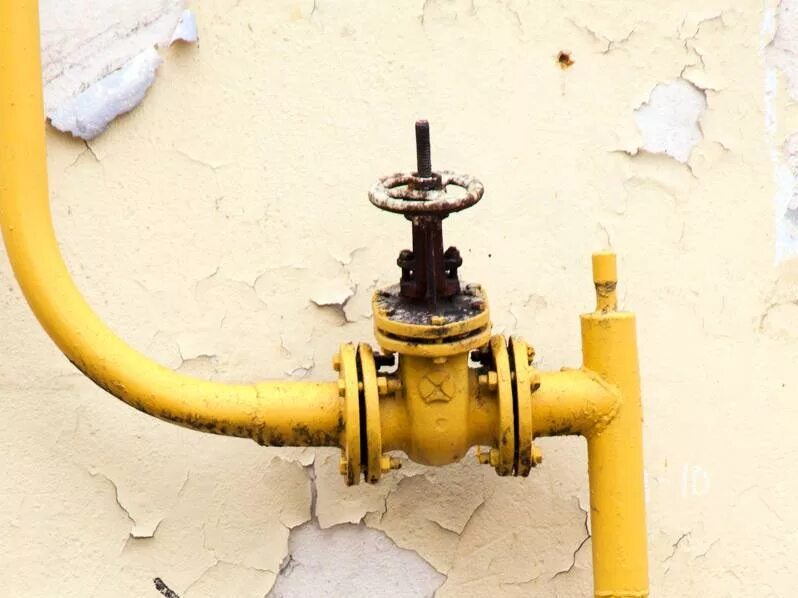 Кран на газовый шланг. Блокиратор газового вентиля бгв d25. Газовый кран на кухне. Газ под краном. Шаровый кран для газа 1.