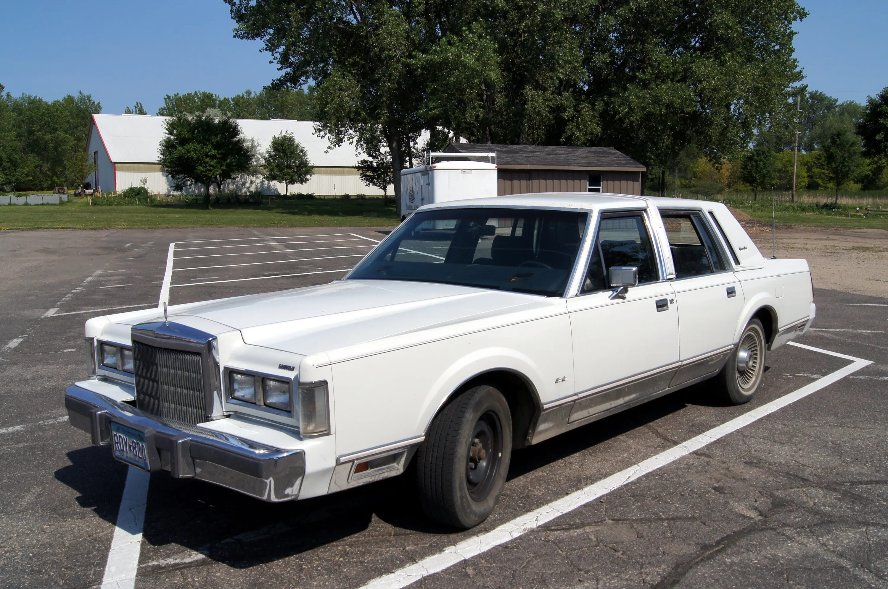 Lincoln Town car 1981. Линкольн Таун кар 1988 бригада. Lincoln Town car бригада. Lincoln Town car 1988 бригада космос.