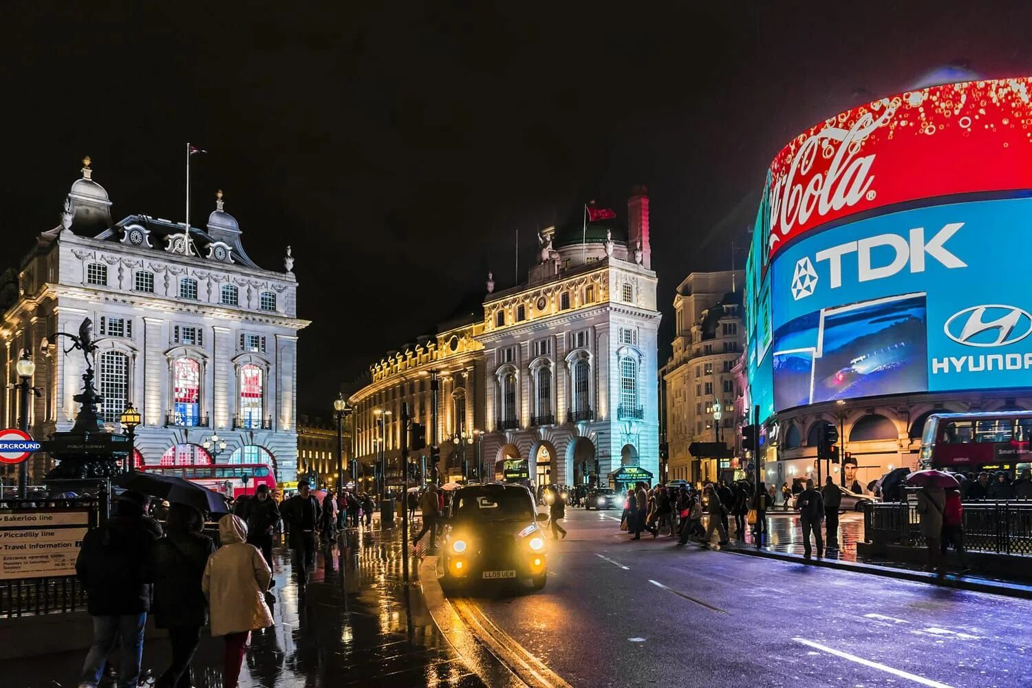 Площадь Пикадилли в Лондоне. Площадь Пикадилли (Piccadilly Circus). Пикадилли Серкус в Лондоне. Цирк Пикадилли в Лондоне. Реклама лондона