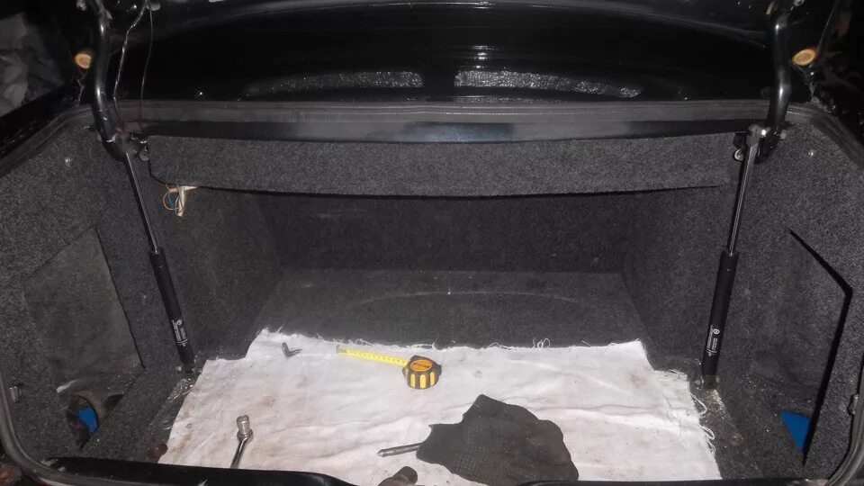 Багажник 2110 drive. Петли багажника ваз 2112. Уплотнительная резинка багажника ваз 2110. Резинка багажника ваз 2110. Замена багажника ваз 2110.