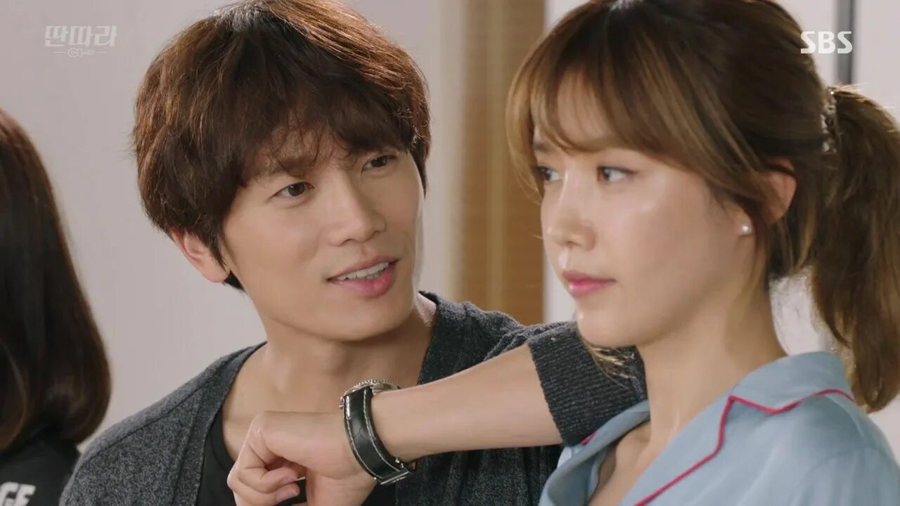 Первое кафе «принц» сериал. Мой парень единорог дорама. Дорама притворилась парнем. Дорамы притворялась мальчиком. Дорама притворилась парнем.