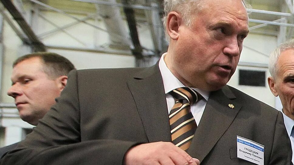 Оборонно-промышленный комплекс. Завод буревестник гатчина. Директор оборонного завода. Директор оборонного предприятия. Директор оборонного предприятия.