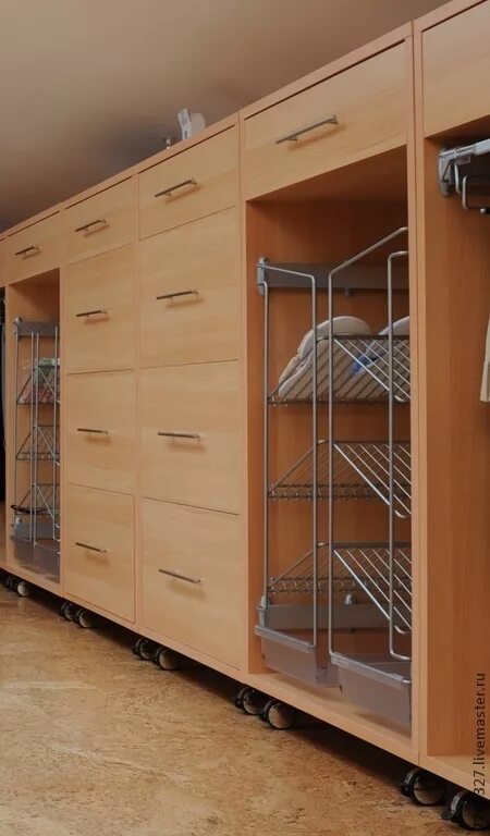 Изготавливаем по индивидуальному заказу. Стеллажная гардеробная аристо. Изготавливаем по индивидуальному заказу. Встроенная мебель для детской комнаты. Реклама корпусной мебели.