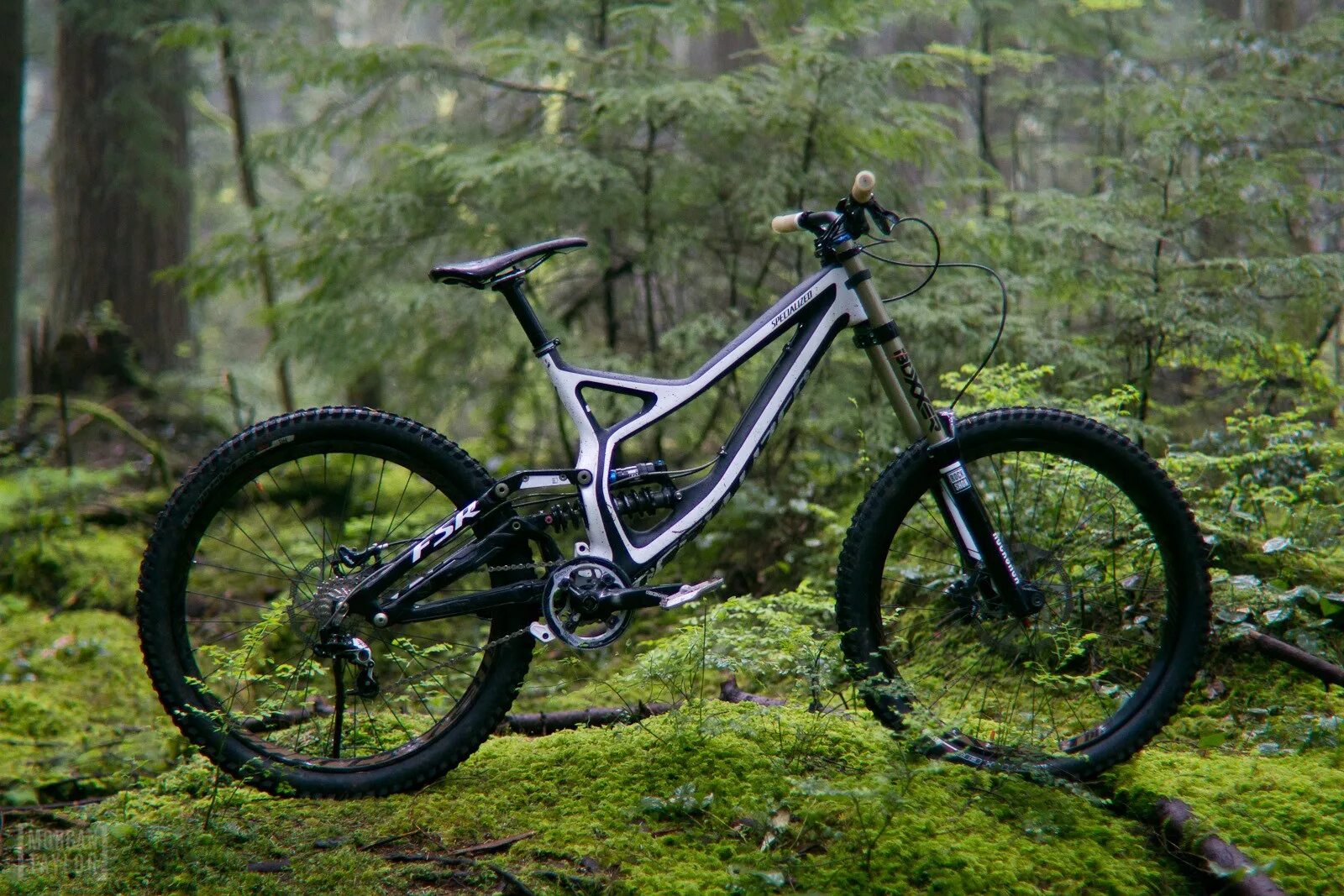 Mtb bike. Велосипеды для даунхилла specialized. МТБ даунхилл. МТБ велосипед даунхилл. Старк даунхилл велосипед.