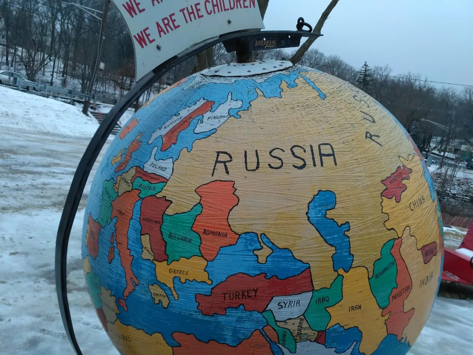 Карта россии шар. Россия на глобусе. Карта России на глобусе. Россия и Украина на глобусе.